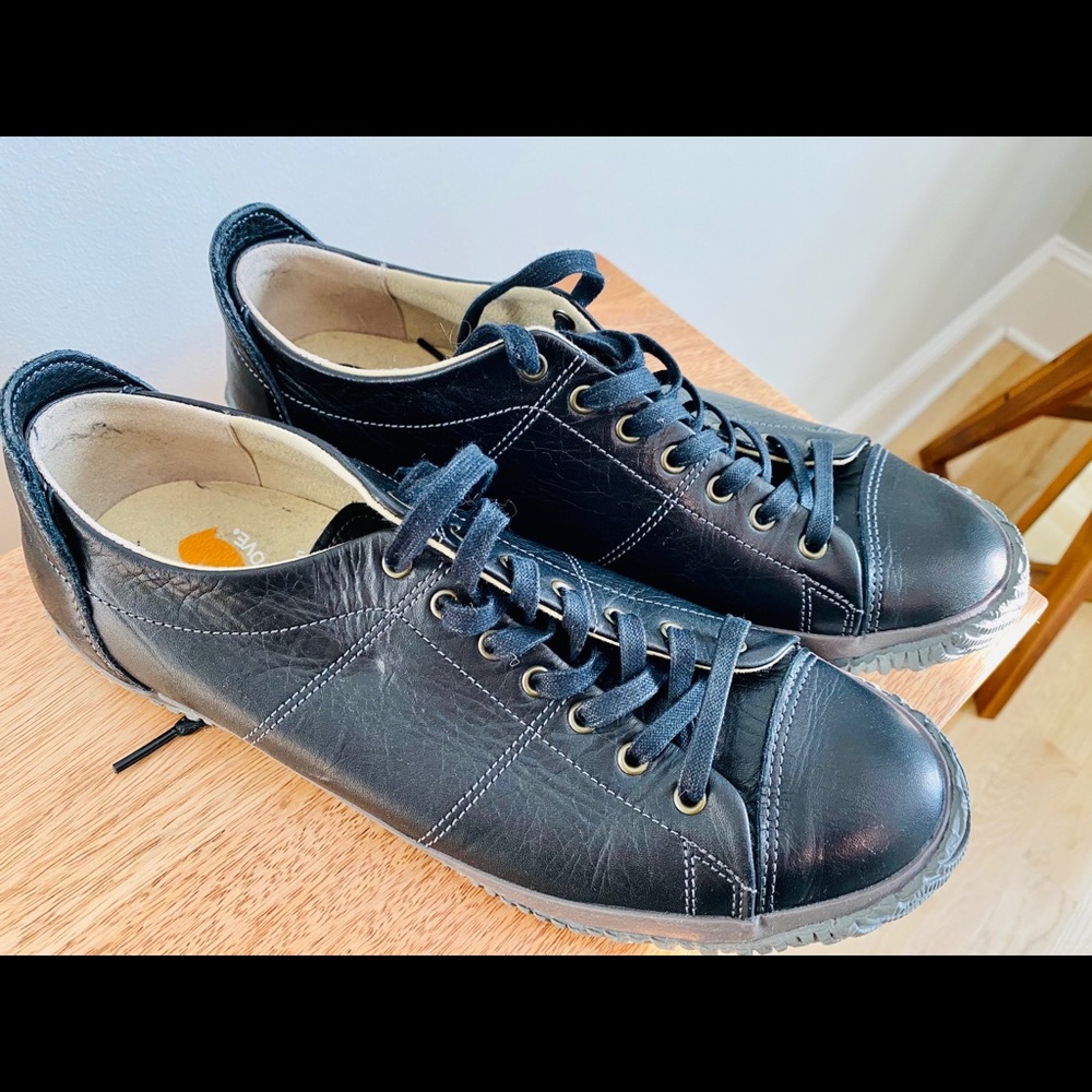 Spingle Move black leather sneakers (unisex)